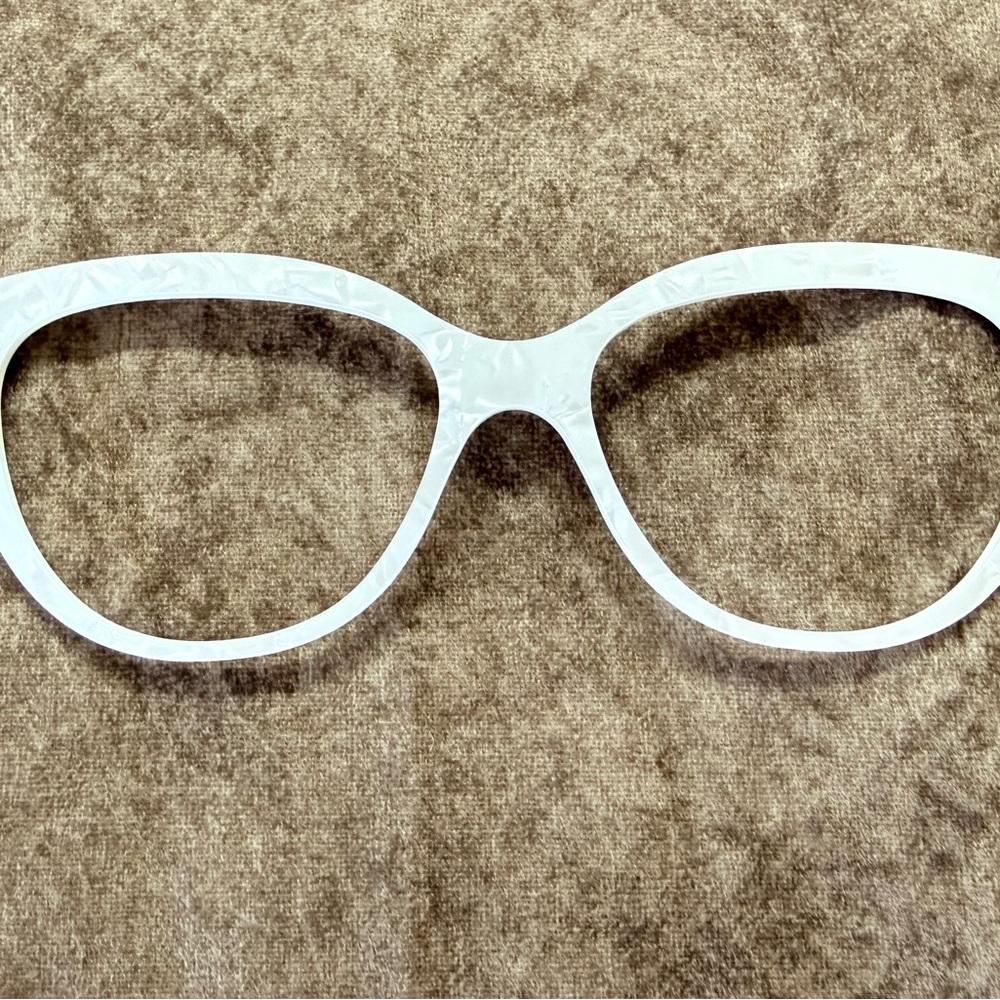 The White Pearlescent for Quinn